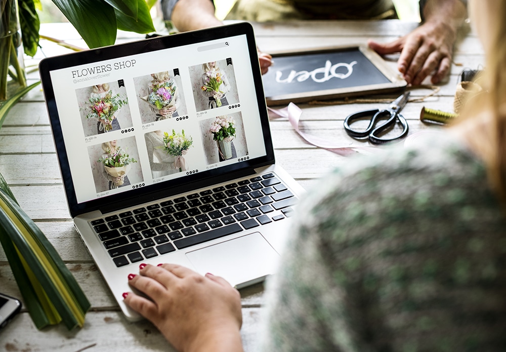e business flower shop marketing promote on P3DS9QT 4 สรุปประเด็นจากงาน Creative Talk 2018 : เปิดมุมมองการตลาดออนไลน์