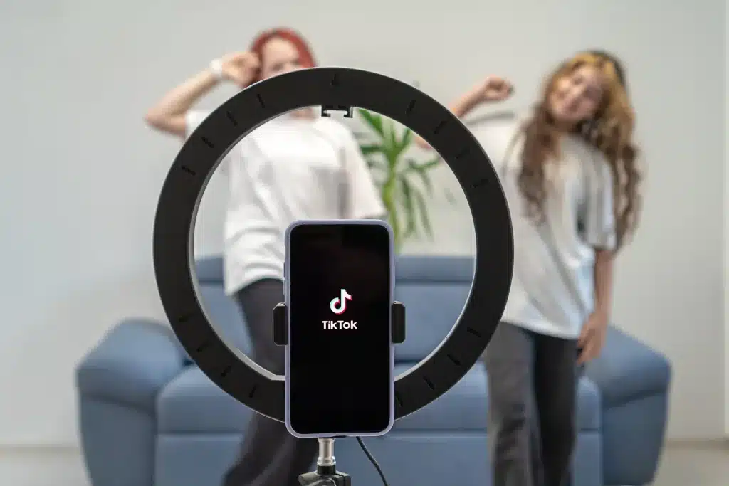 8 เทคนิคทำคลิป TikTok ให้ติดเทรนด์